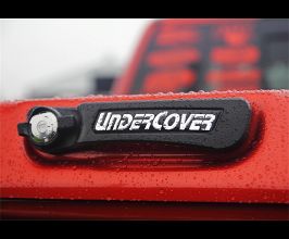 Undercover 16-20 Toyota Tacoma 5ft Elite LX Bed Cover - Bright Red (Req Factory Deck Rails) for Toyota Tacoma N300